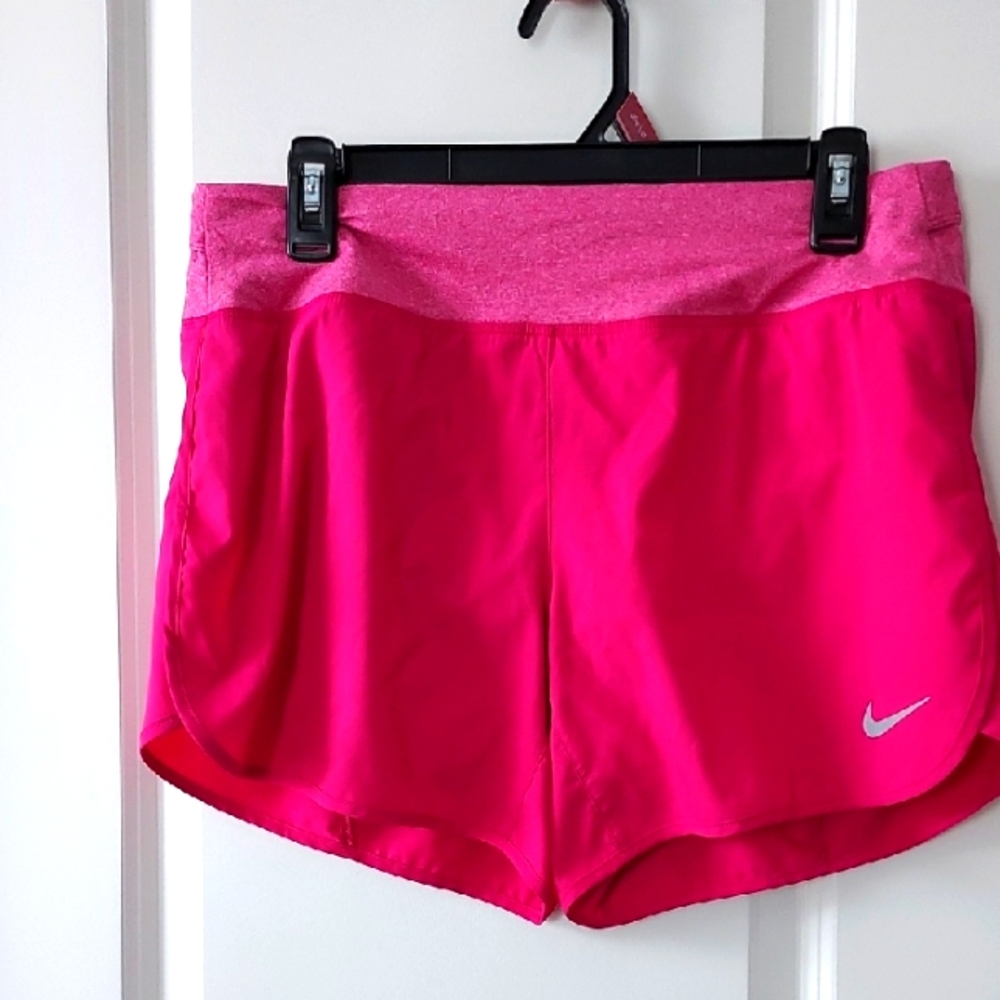Nike Women's Bright Pink Athletic Shorts Medium